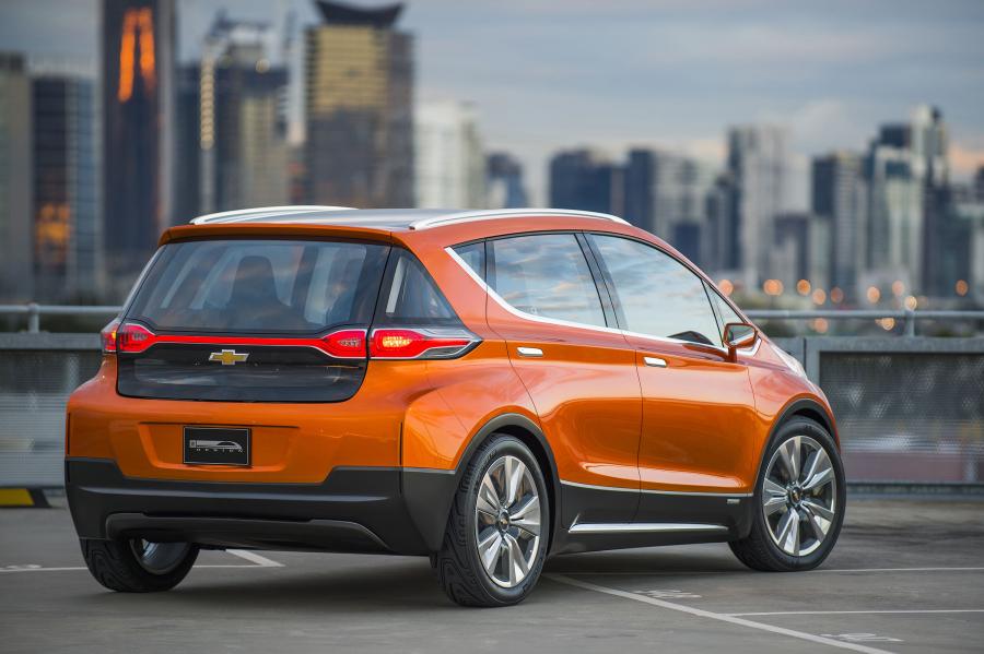  Chevrolet Bolt EV Concept 2015 года  (фото 2 из 8)